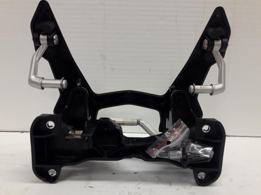 Snett uppifrån på Vindrutefäste från en BMW R 1250 RS -2020 motorcykel.