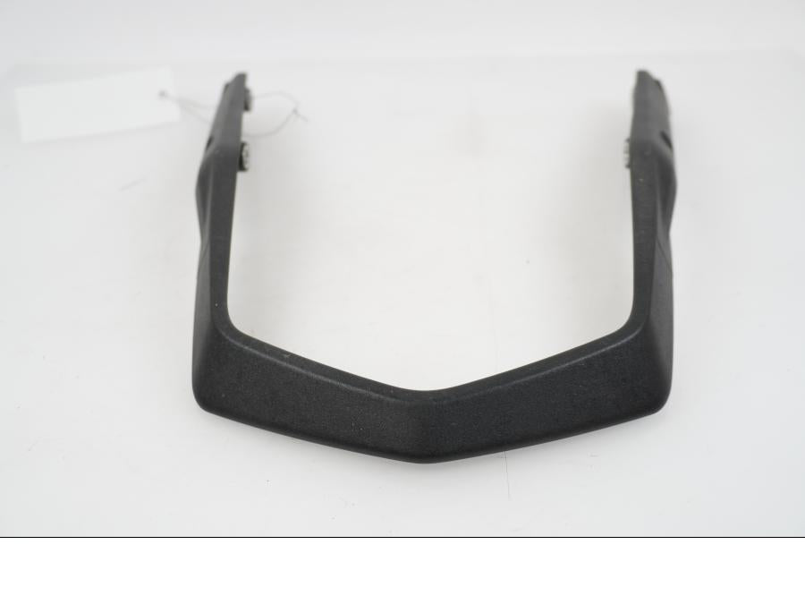 Vänster sida på Passagerarhandtag från en KTM 790 Duke -2018 motorcykel.