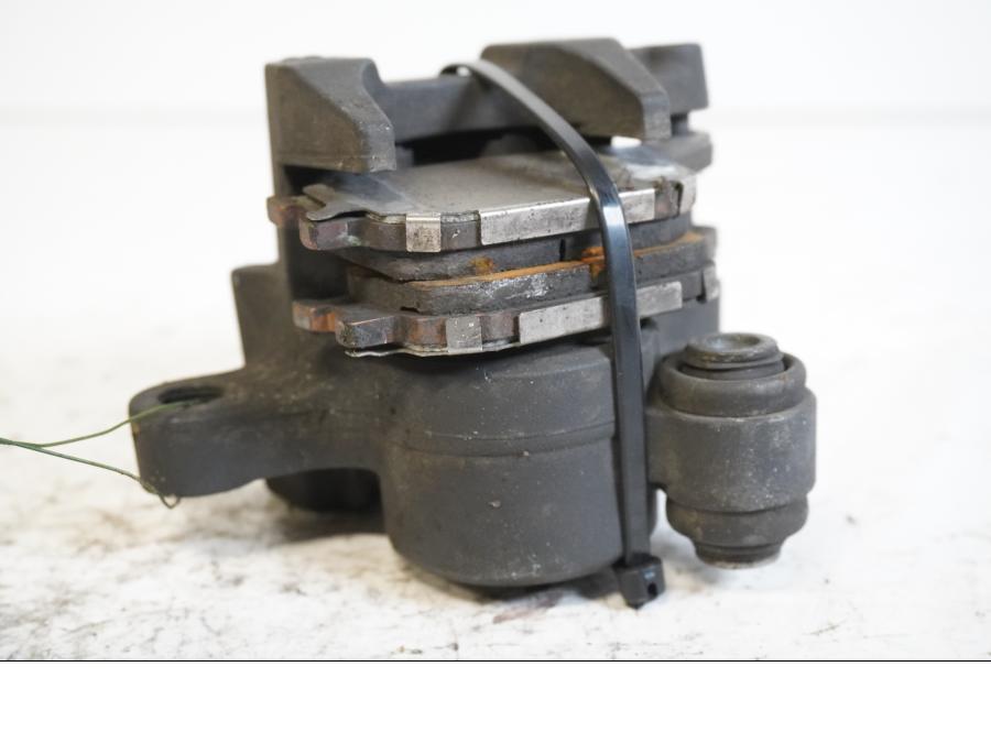 Höger sida på Bromsok från en Kawasaki Z 750 -2008 motorcykel.