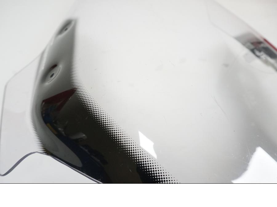 Höger sida på Vindruta från en Yamaha XT 1200 Z -2014 motorcykel.