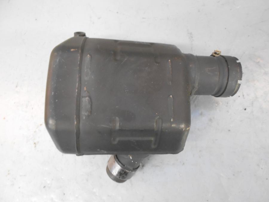 Höger sida på Mellanburk från en Suzuki GSX-R 1000 -2008 motorcykel.