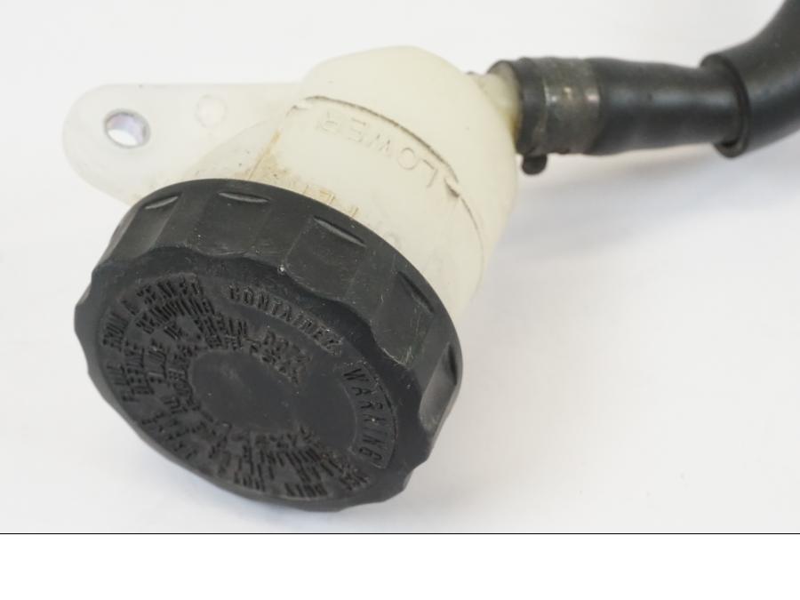 Extrabild2 på Bromshuvudcylinder från en Honda NT 700 -2008 motorcykel.