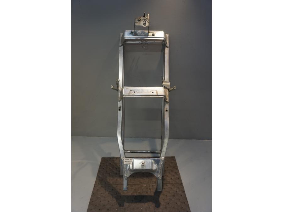 Höger sida på Bakram från en Honda CBR 900 RR -1999 motorcykel.