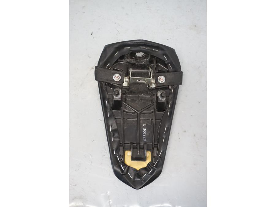 Höger sida på Sadel från en Yamaha YZF 1000 R1 -2017 motorcykel.