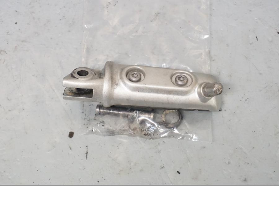 Baksidan på Fotpinne från en Triumph Street Twin -2016 motorcykel.