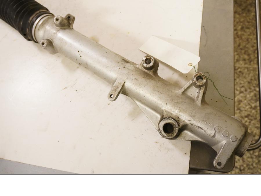 Snett uppifrån på Gaffelben från en Yamaha XTZ 660 -1992 motorcykel.