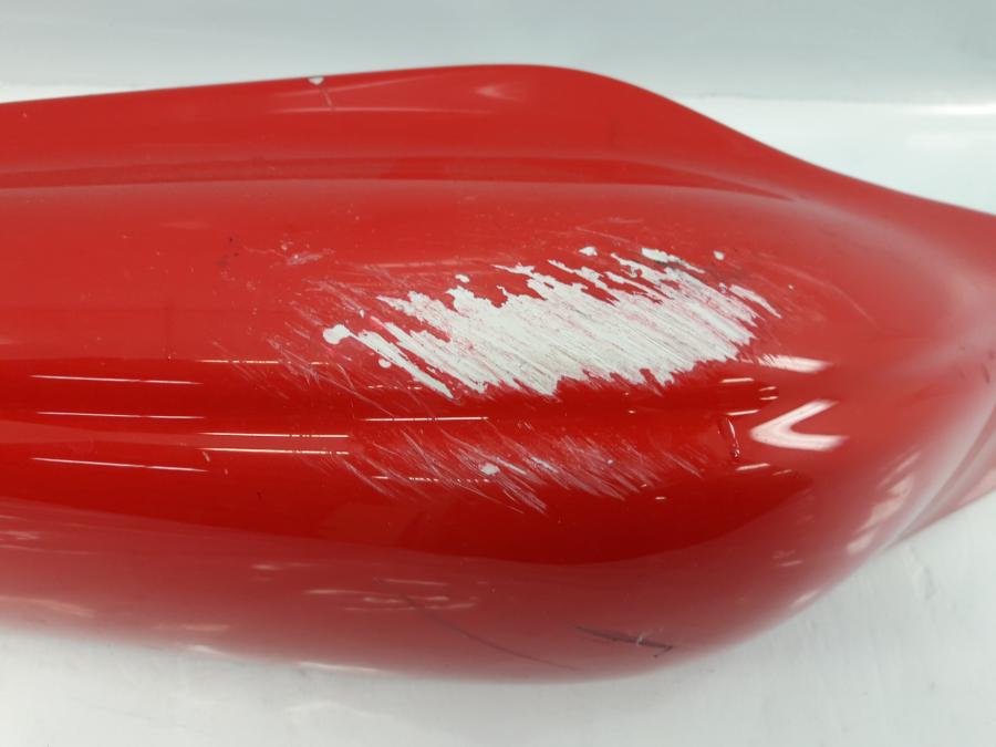 Höger sida på Bakvinge från en Ducati 750 SS -2000 motorcykel.