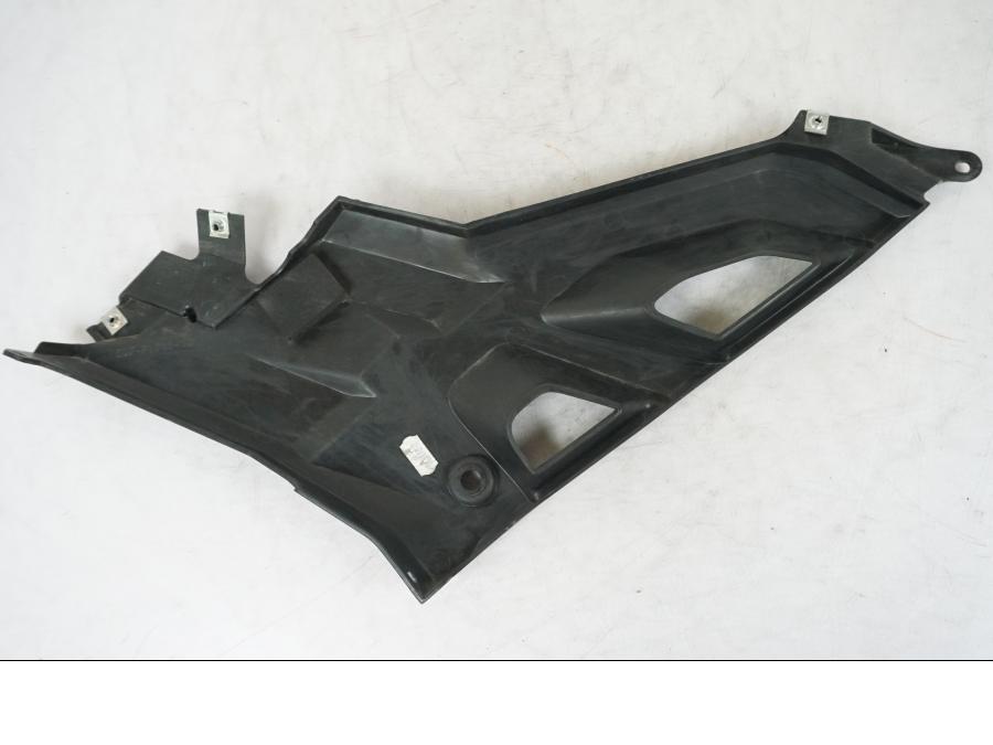 Vänster sida på Sidopanel från en Yamaha MT 125 -2017 motorcykel.