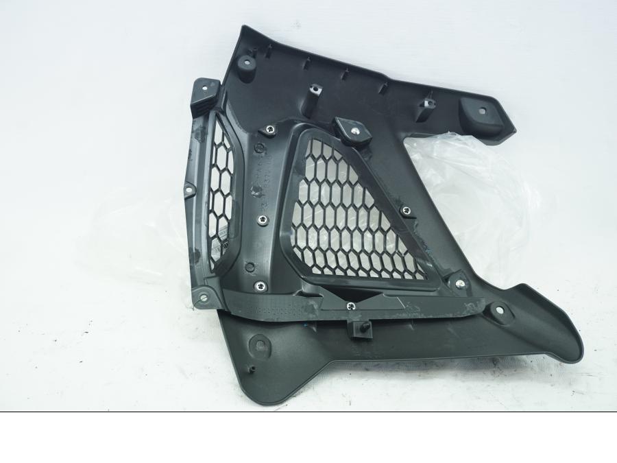 Baksidan på Sidkåpa från en Yamaha XT 1200 Z -2012 motorcykel.