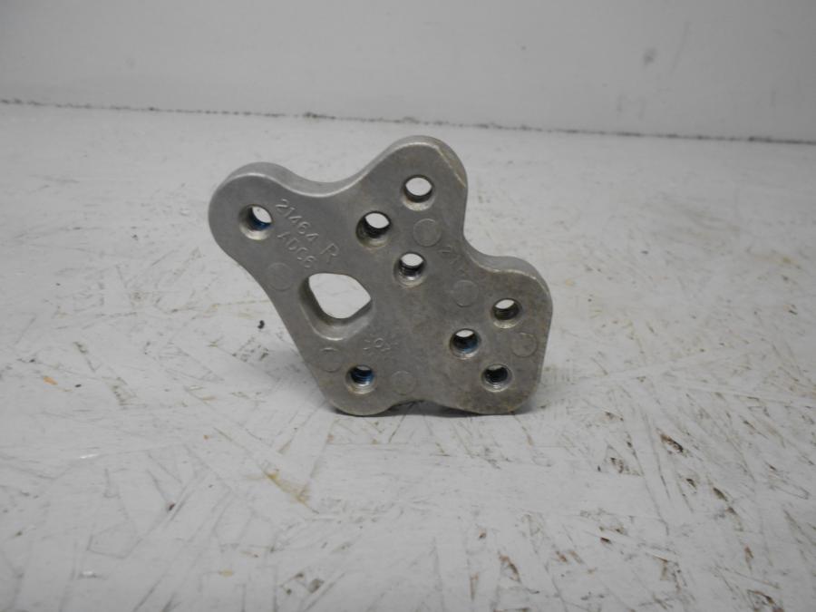 Baksidan på Fotpinnefäste inre från en Suzuki GSX-R 1000 -2007 motorcykel.