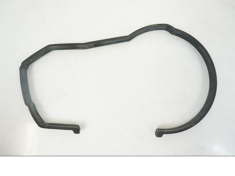 Snett nerifrån på Instrumentkåpa från en Triumph Speed Triple -2009 motorcykel.