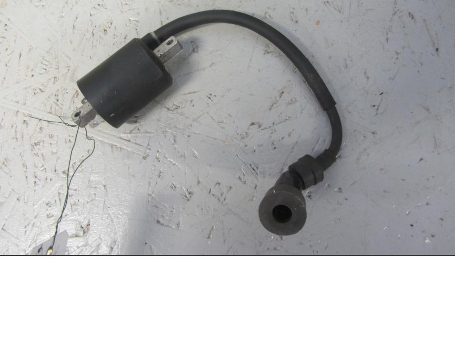 Baksidan på Tändspole från en Yamaha XVS 1100 -2002 motorcykel.