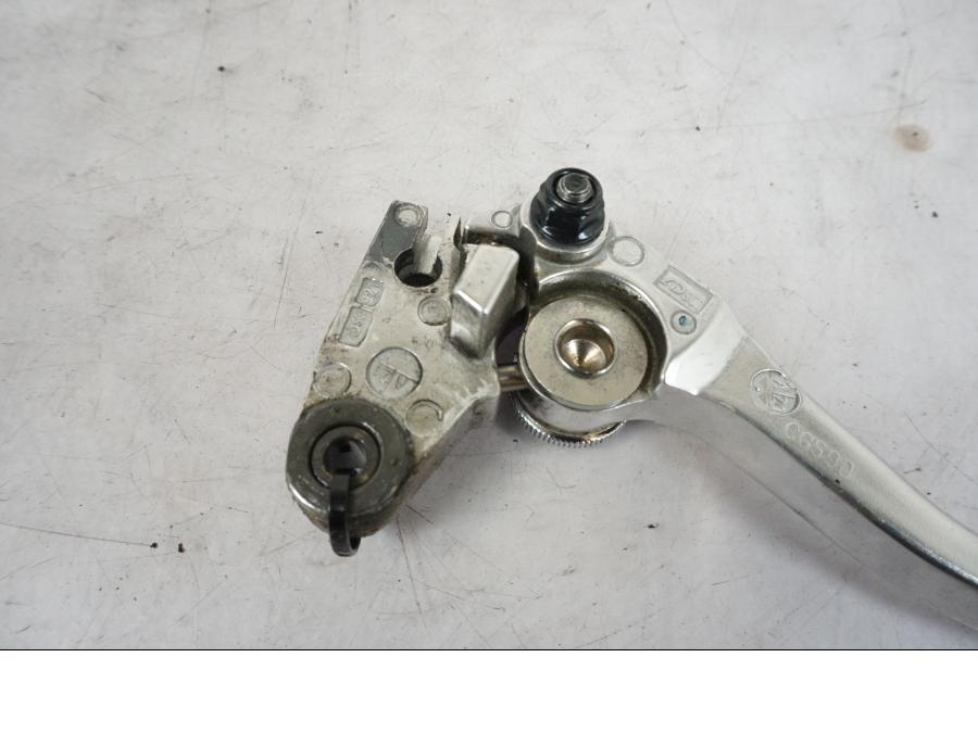 Vänster sida på Kopplingsgrepp från en Triumph Bonneville T120 -2021 motorcykel.