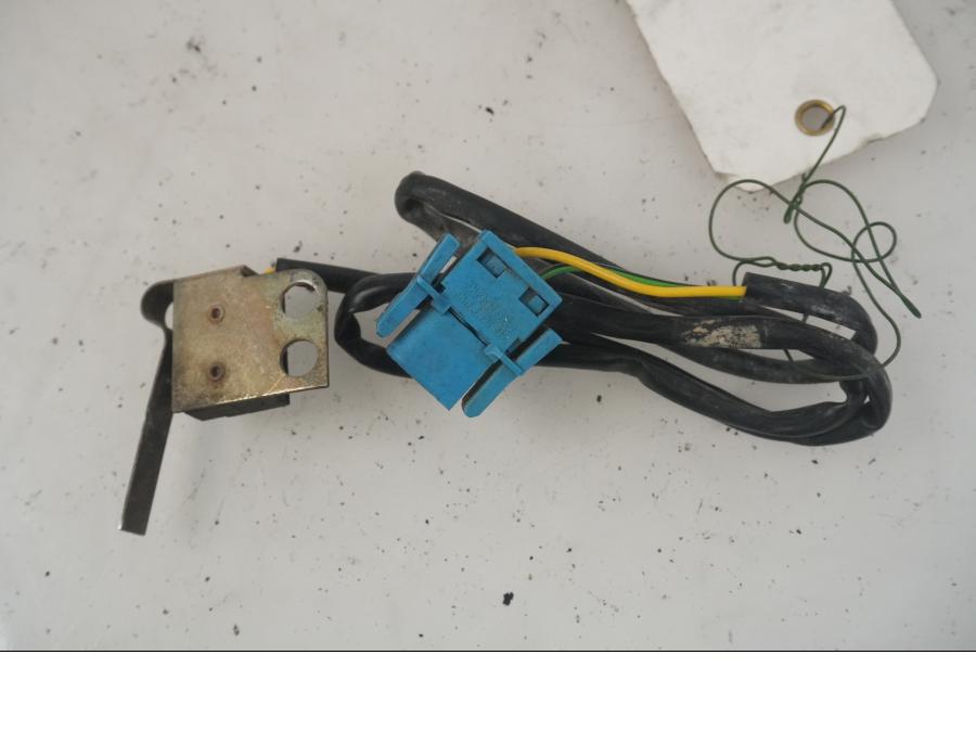 Framsidan på Bromsljuskontakt från en BMW F 650 GS -2003 motorcykel.