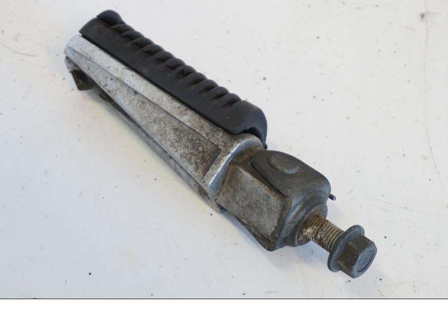 Snett uppifrÄn pÄ Fotpinne frÄn en Yamaha YZF 1000 R -1997 motorcykel.