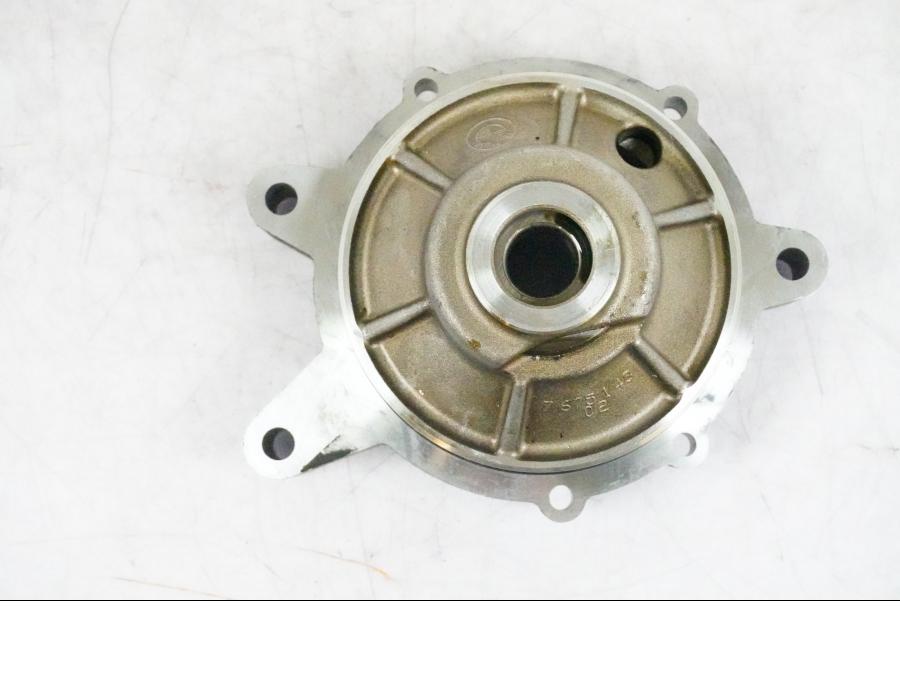 Vänster sida på Generator från en BMW K 1200 S -2005 motorcykel.