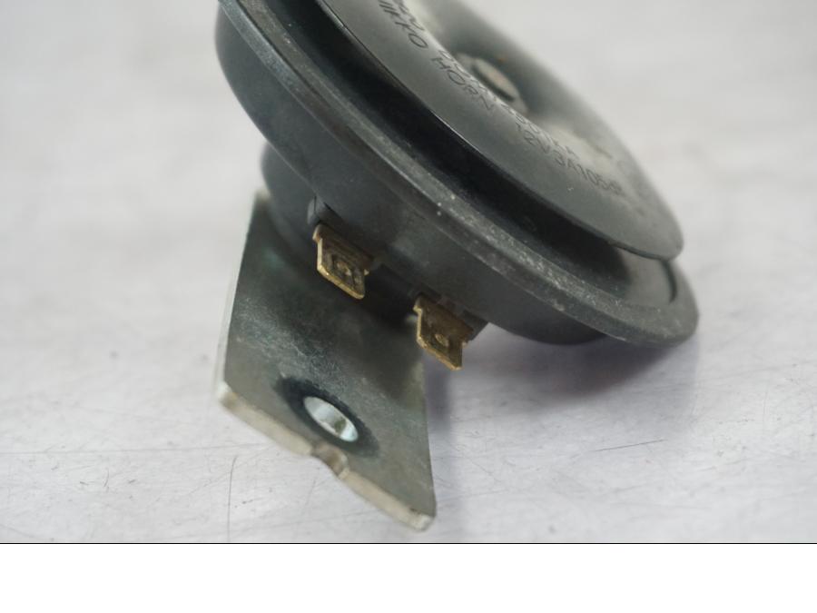 VÀnster sida pÄ Signalhorn / Tuta frÄn en Yamaha MT 125 -2017 motorcykel.