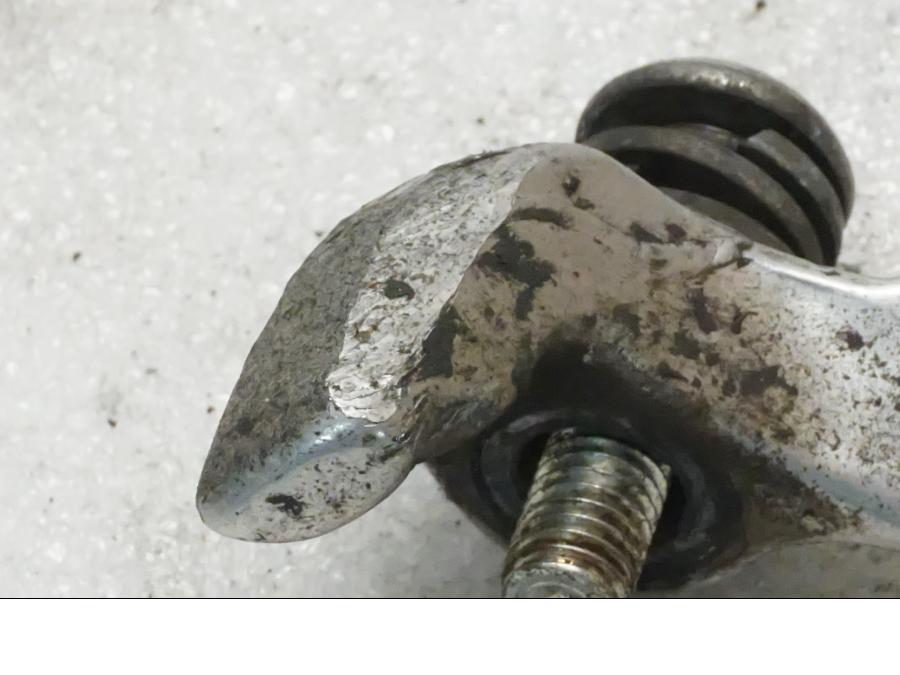 Höger sida på Fotpinne från en Yamaha TT 600 R -1997 motorcykel.