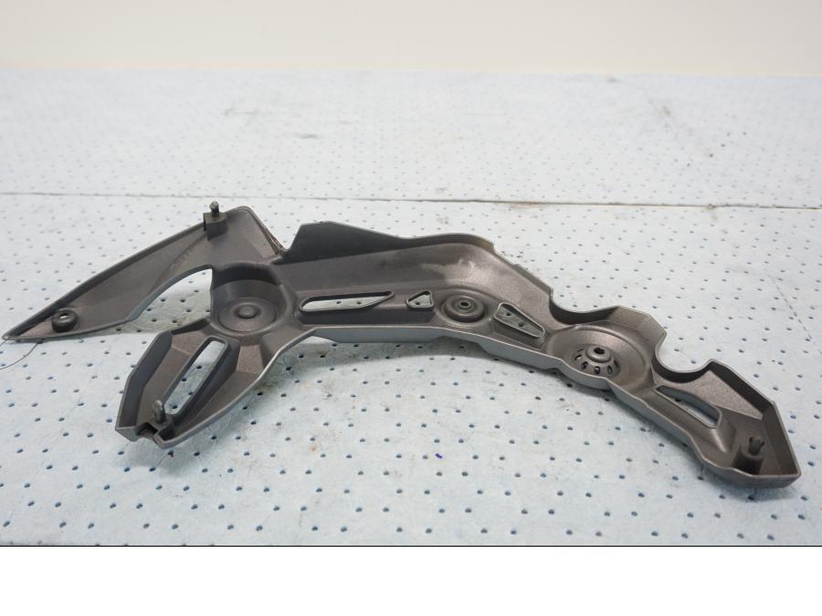 Höger sida på Ramplast från en Kawasaki Z 900 -2019 motorcykel.