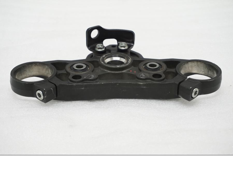 Höger sida på Gaffelkrona från en Suzuki GSX 1300 BK -2008 motorcykel.