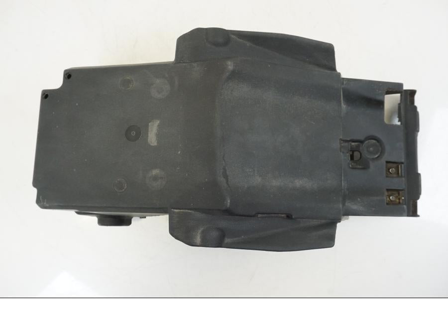 Extrabild1 på Batterihållare från en Yamaha XSR 700 -2016 motorcykel.