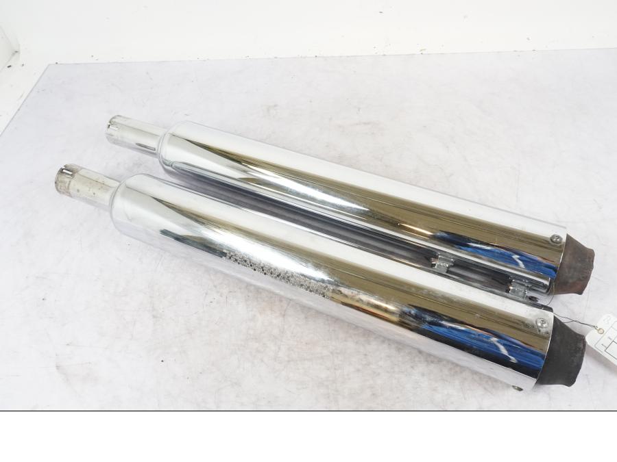 Snett uppifrån på Ljuddämpare från en H-D Fat Boy -2010 motorcykel.