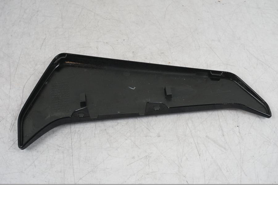 Höger sida på Kylarvinge från en Yamaha MT-09 SP -2018 motorcykel.