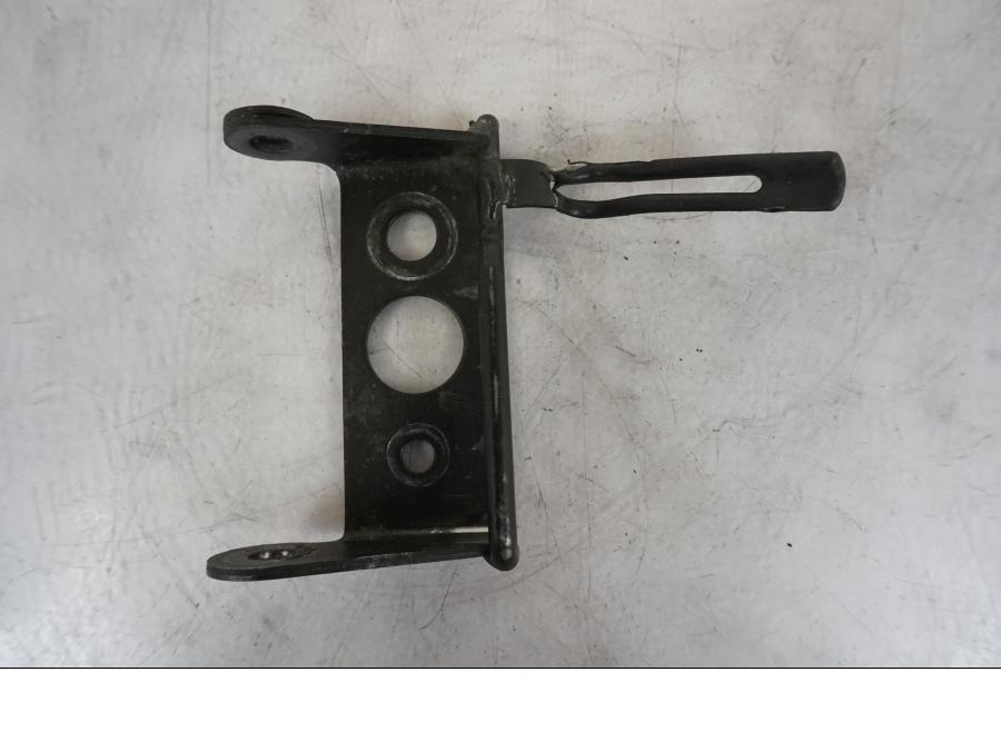 Snett nerifrån på Bensintankfäste från en Honda VTR 1000 F -1997 motorcykel.