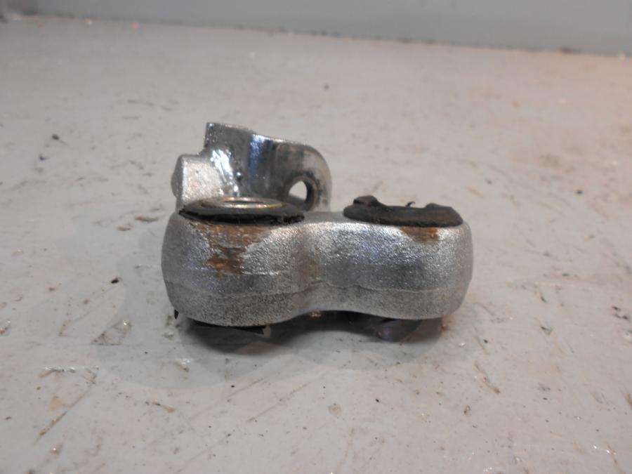 Höger sida på Fotpinnefäste från en Yamaha XV 1100 -1996 motorcykel.