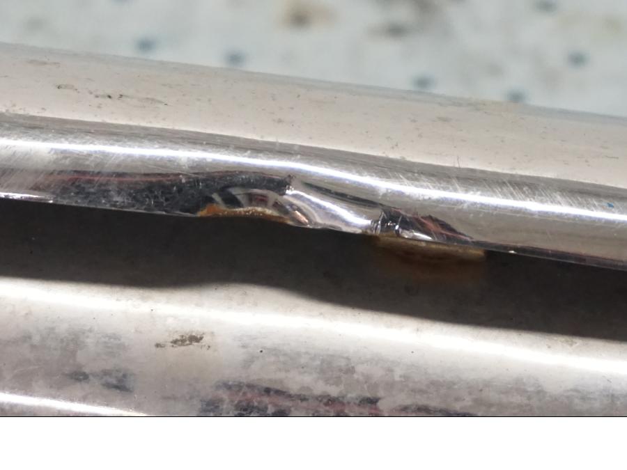 Höger sida på Grenrör från en Yamaha XV 1600 -1999 motorcykel.