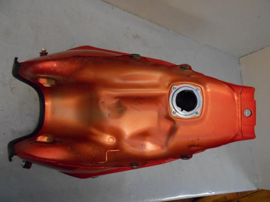 Extrabild1 på Bensintank från en Yamaha YS 125 -2017 motorcykel.