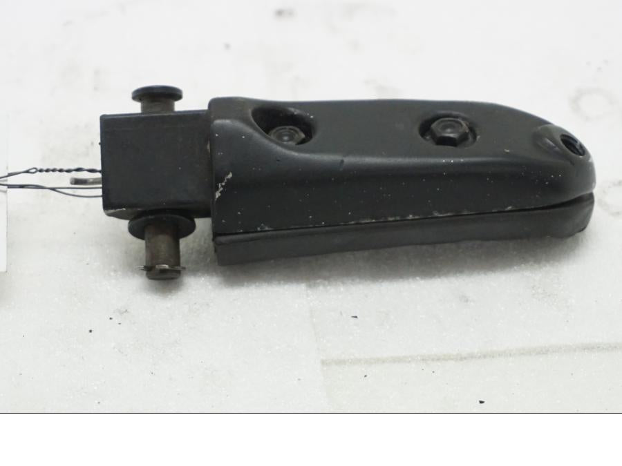 Baksidan på Fotpinne från en Aprilia SL 750 Shiver -2008 motorcykel.