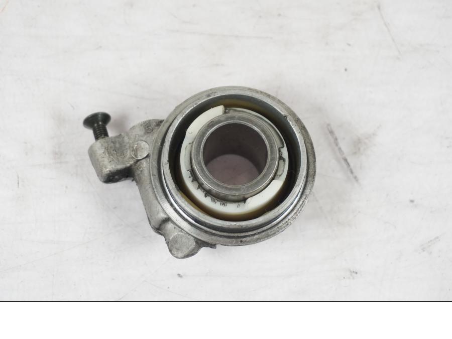 Vänster sida på Hastighetsdrivning från en Honda VT 600 C -1998 motorcykel.