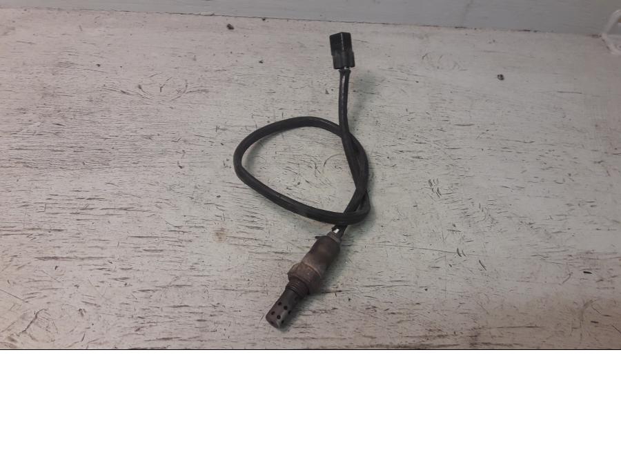 Baksidan på Lambdasond från en Triumph Daytona 675 -2009 motorcykel.