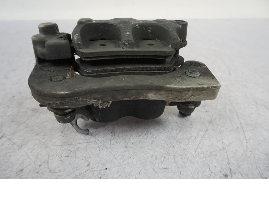 Vänster sida på Bromsok från en BMW R 850 R -2004 motorcykel.