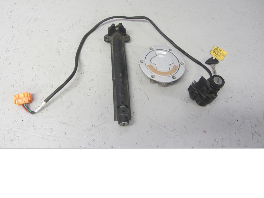 Framsidan på Låssats från en BMW R 1150 RT -2003 motorcykel.