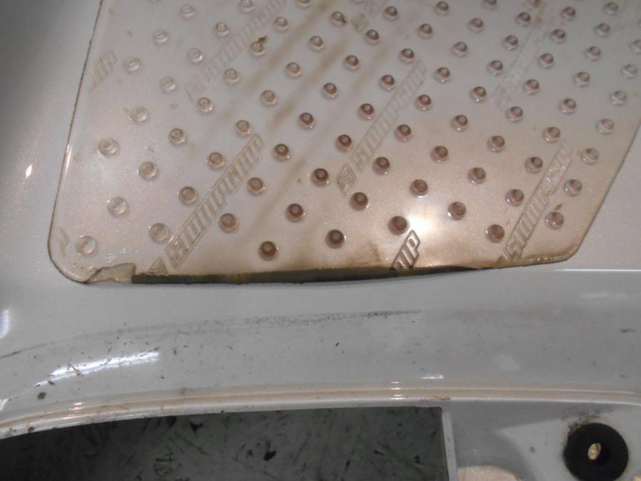 Vänster sida på Bensintankskåpa från en BMW K 1300 R -2009 motorcykel.