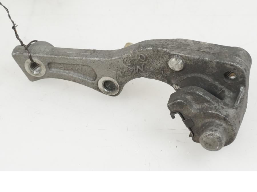 Extrabild4 på Bromsoksfäste från en Honda CB 500 X -2015 motorcykel.