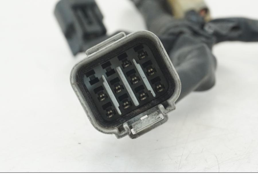 Extrabild1 på Kabelstam från en Yamaha YZF 1000 R1 -2004 motorcykel.