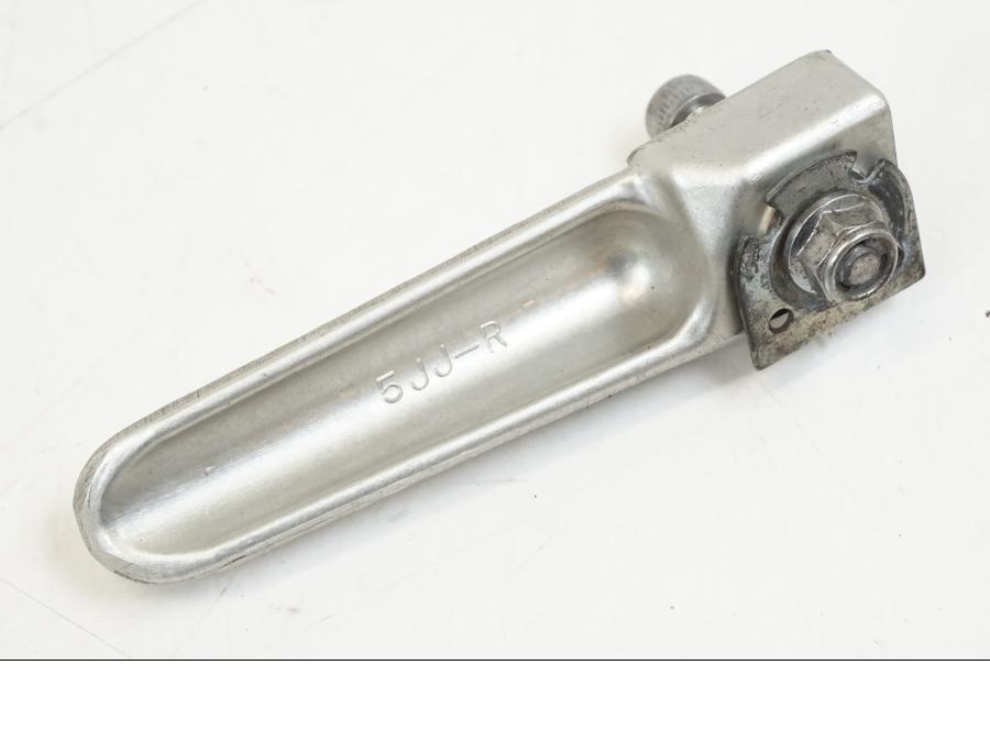 Höger sida på Fotpinne från en Yamaha YZF 1000 R1 -2009 motorcykel.
