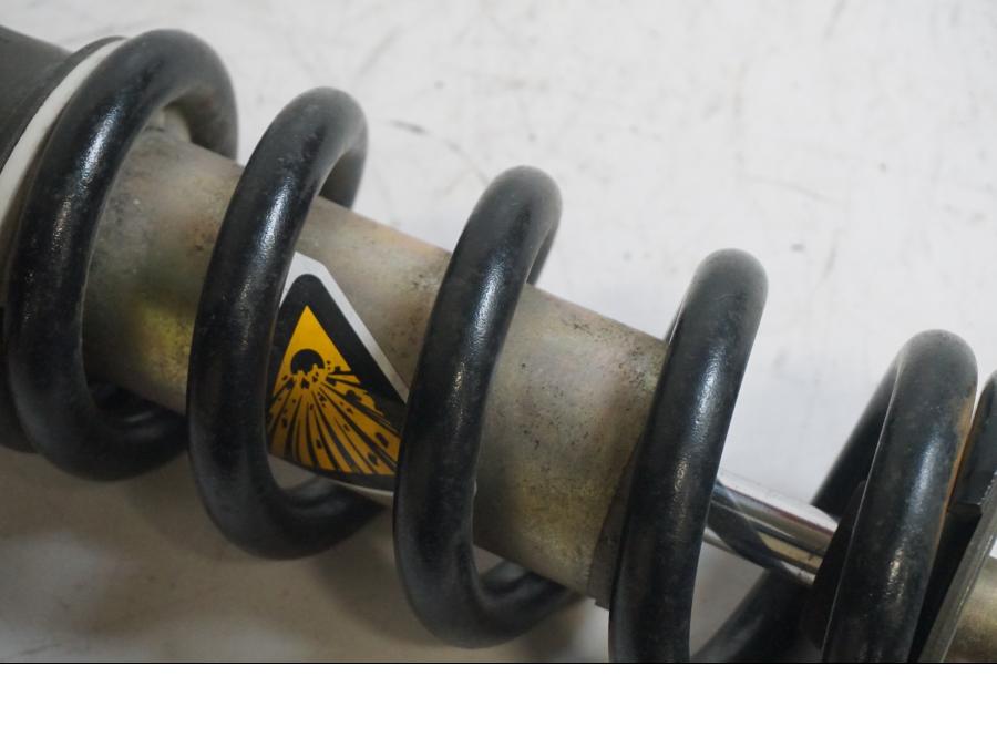 Vänster sida på Stötdämpare från en Yamaha XVS 650 -1998 motorcykel.