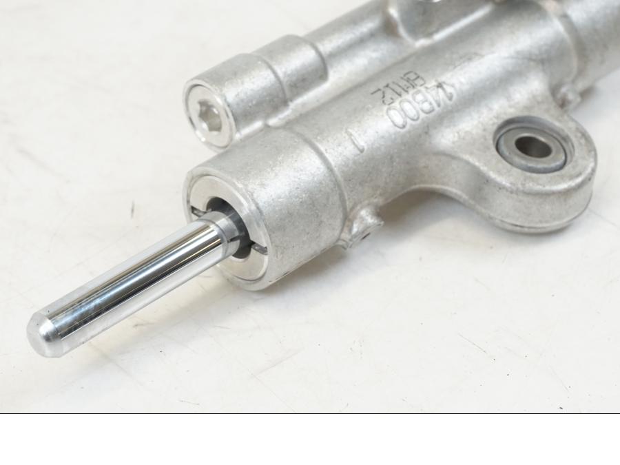 Extrabild1 på Styrdämpare från en Yamaha YZF 1000 R1 -2009 motorcykel.