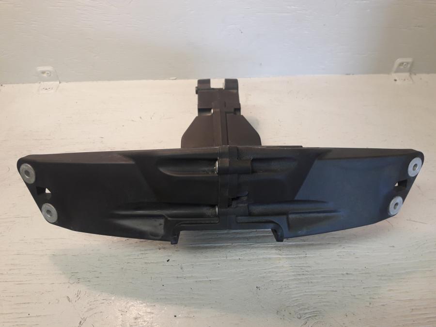 Höger sida på Toppkåpstag från en Aprilia RS 125 -2017 motorcykel.