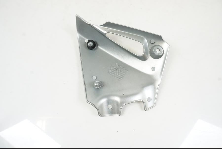 Baksidan på Ramskydd från en Yamaha BT 1100 -2003 motorcykel.