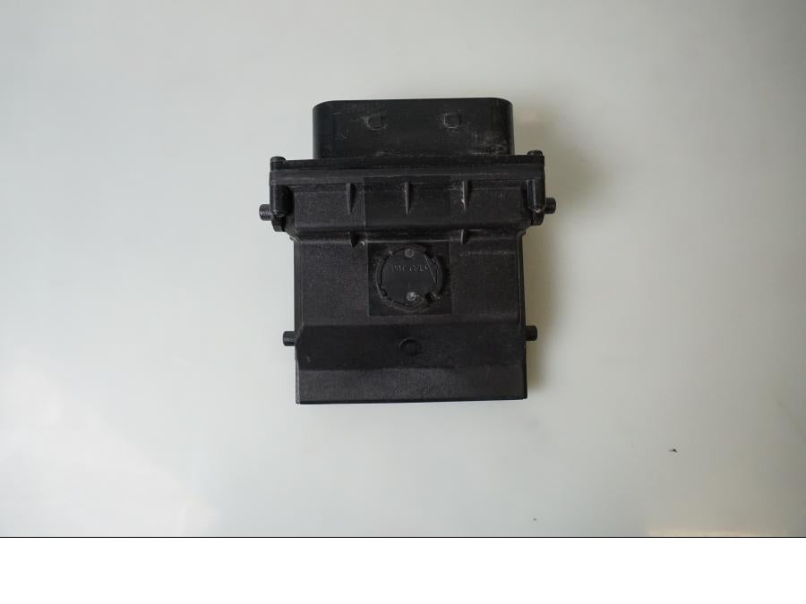 Baksidan på Styrbox från en BMW R 1200 GSA -2014 motorcykel.