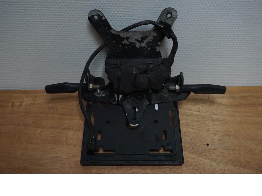 Baksidan på Skylthållare från en Suzuki GSX 1300 BK -2008 motorcykel.