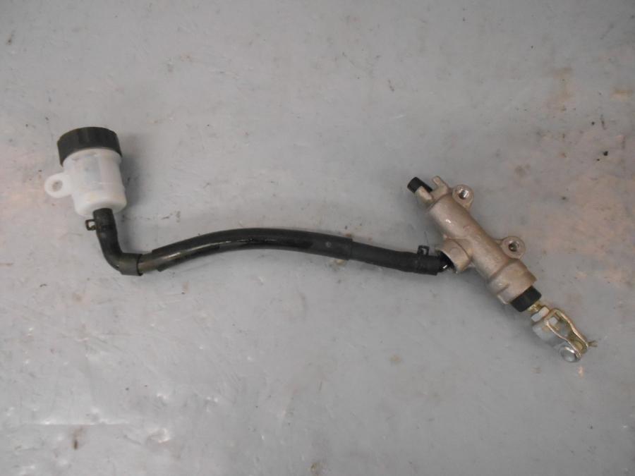 Framsidan på Bromshuvudcylinder från en Kawasaki Z 1000 -2019 motorcykel.