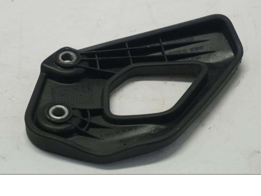 Baksidan pÄ FotpinnehÀlskydd frÄn en BMW R 1250 GS -2019 motorcykel.