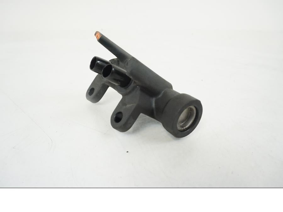 Snett uppifrån på Bromsfördelare från en Honda XL 1000 V -2008 motorcykel.