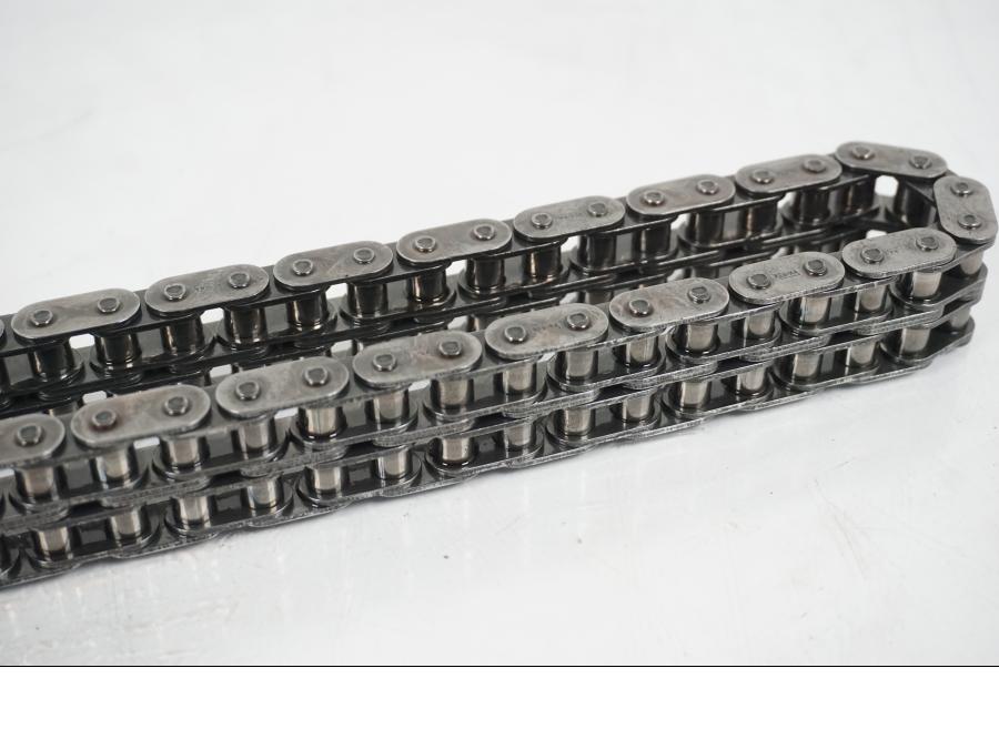 Snett nerifrÄn pÄ Kedja frÄn en H-D Softail Standard FXST -2001 motorcykel.